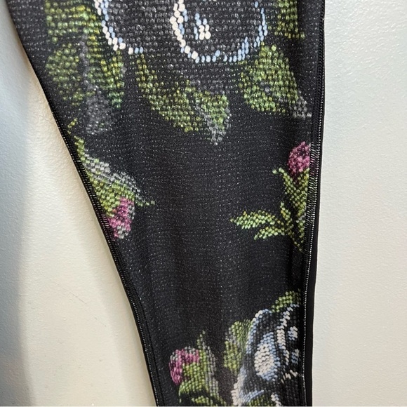 Lululemon  Women's Wunder Under Leggings Multicolor Floral Front Black Back Sz 6 - Picture 3 of 8